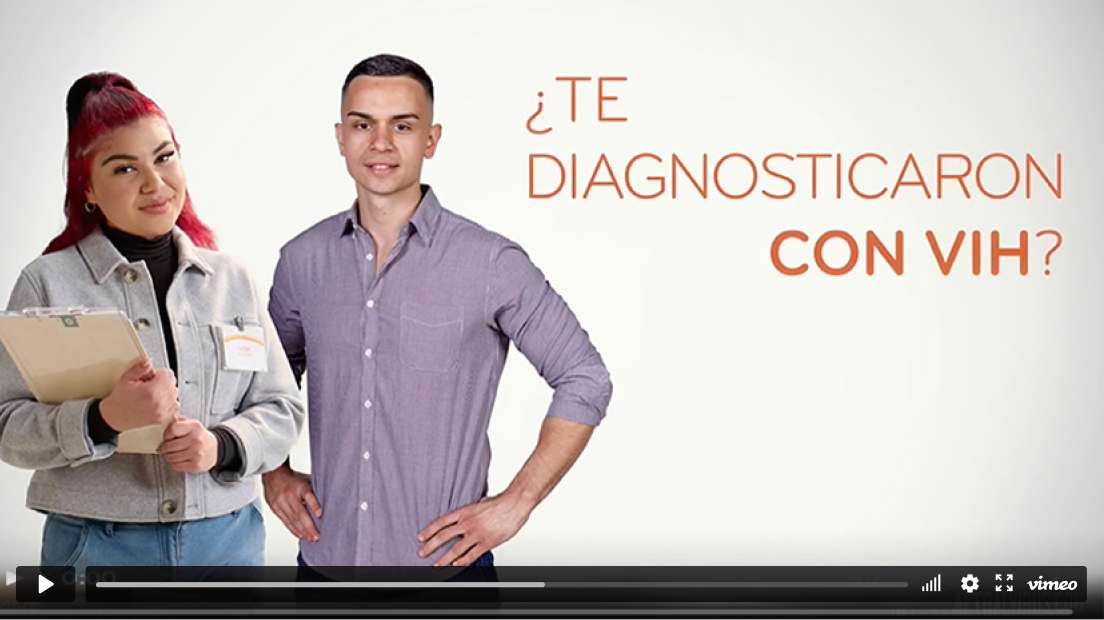 Dos personas junto al texto “¿Te diagnosticaron con VIH?” en imagen de video